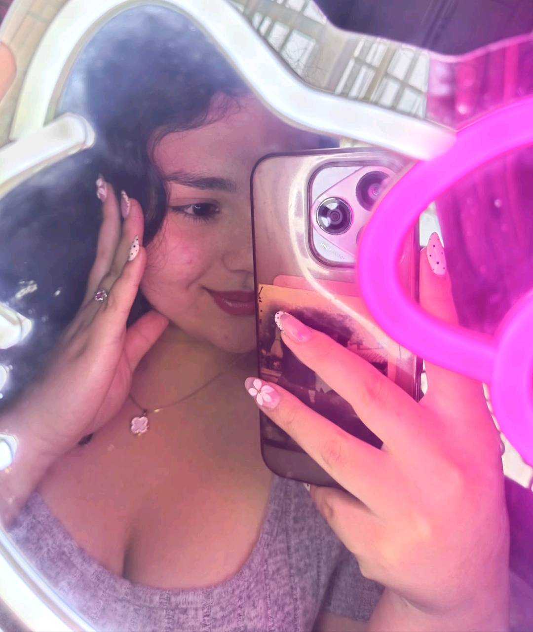 Valen — live on cam now